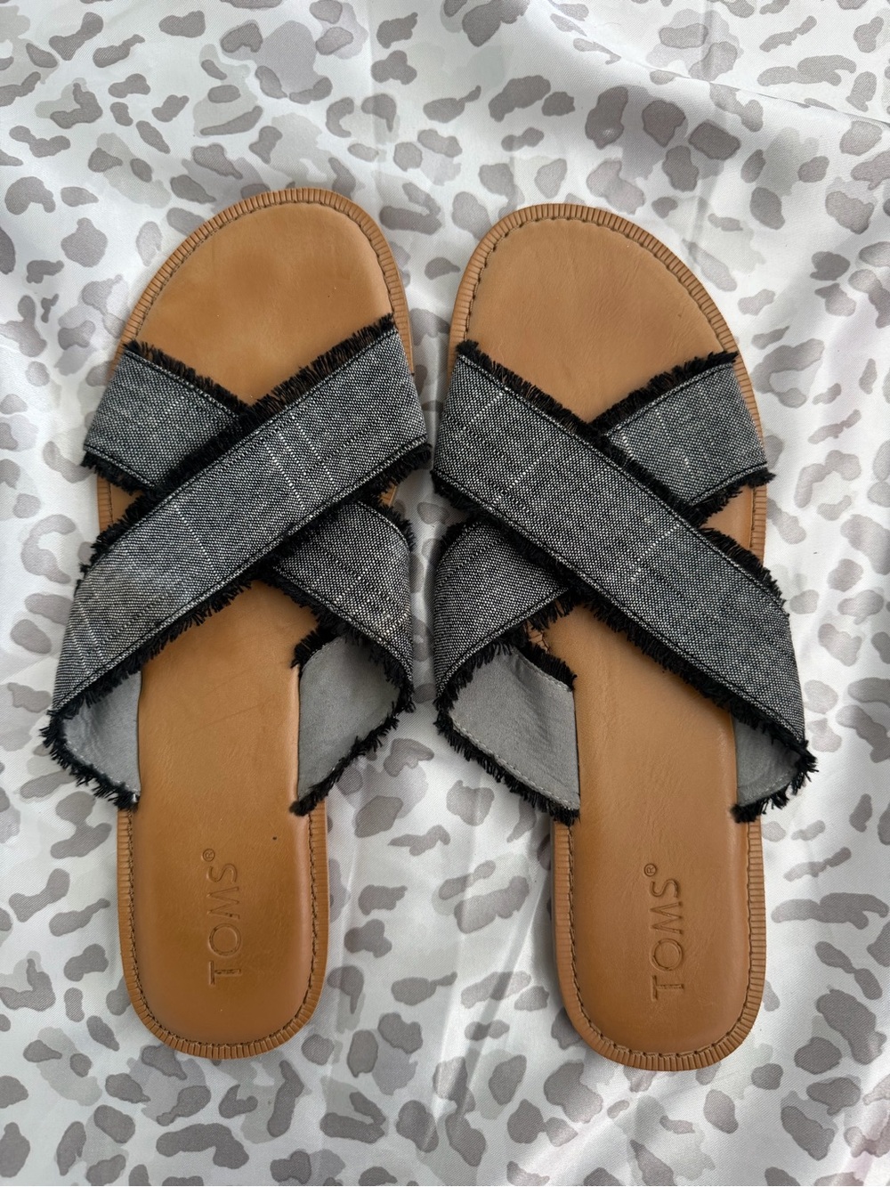 TOMS Women’s Black-Gray Crisscross Slide Sandals